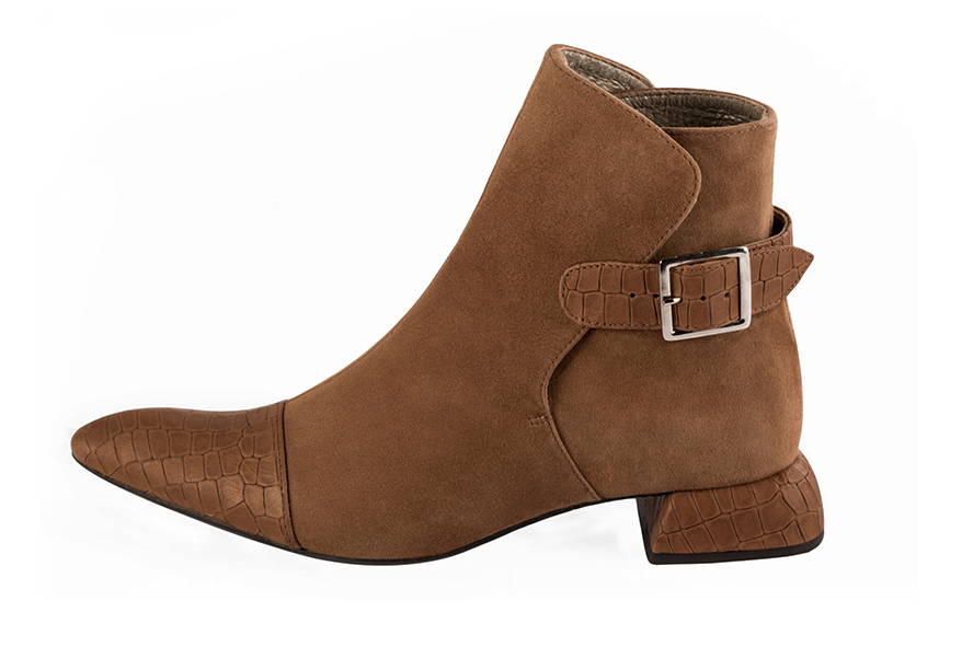 Caramel brown women's ankle boots with buckles at the back. Tapered toe. Low flare heels. Profile view - Florence KOOIJMAN